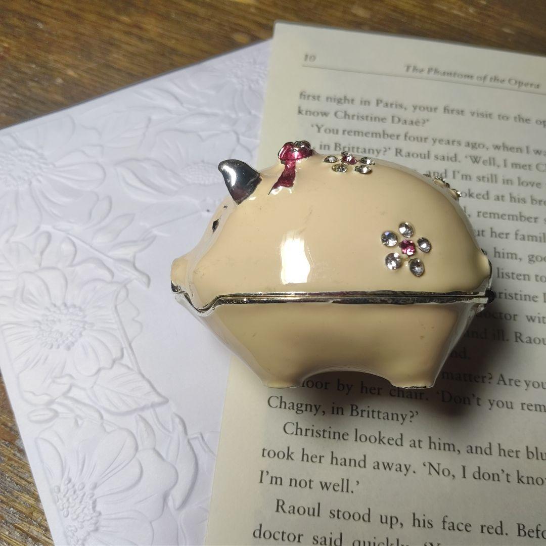 豚型アクセサリーケース クリーム色