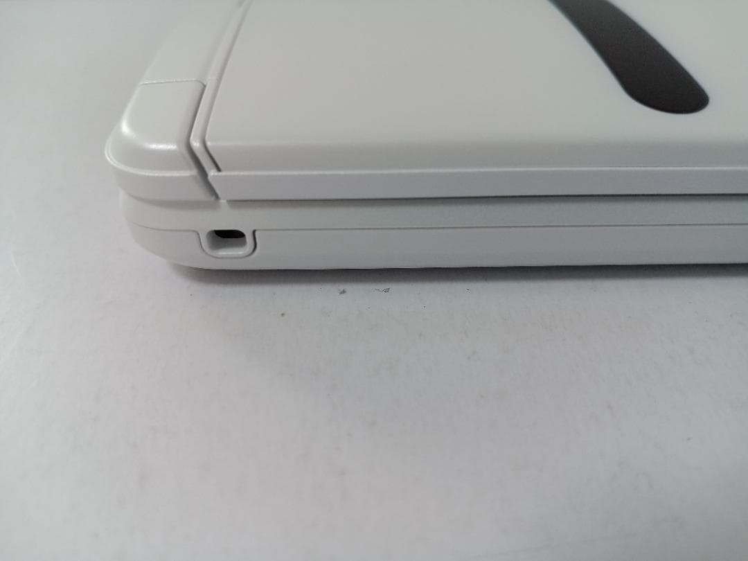 ☆ au GRATINA KYF42 ホワイト