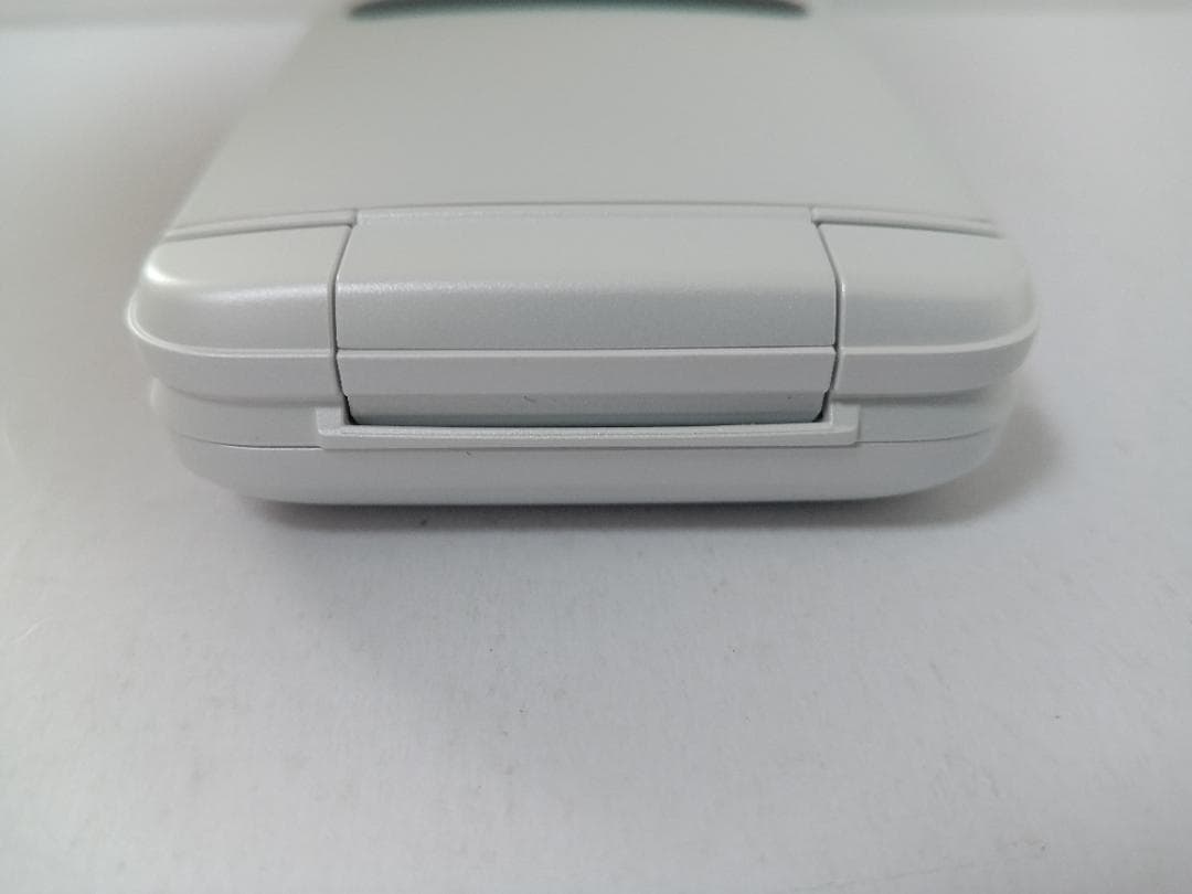 ☆ au GRATINA KYF42 ホワイト