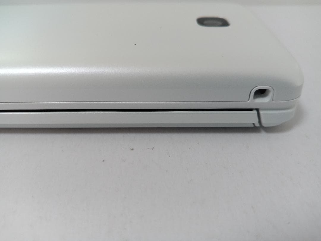 ☆ au GRATINA KYF42 ホワイト