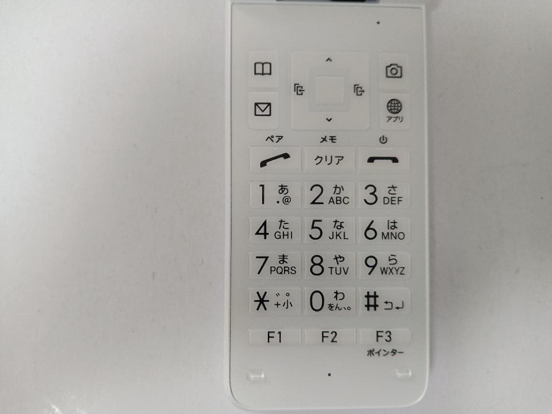 ☆ au GRATINA KYF42 ホワイト