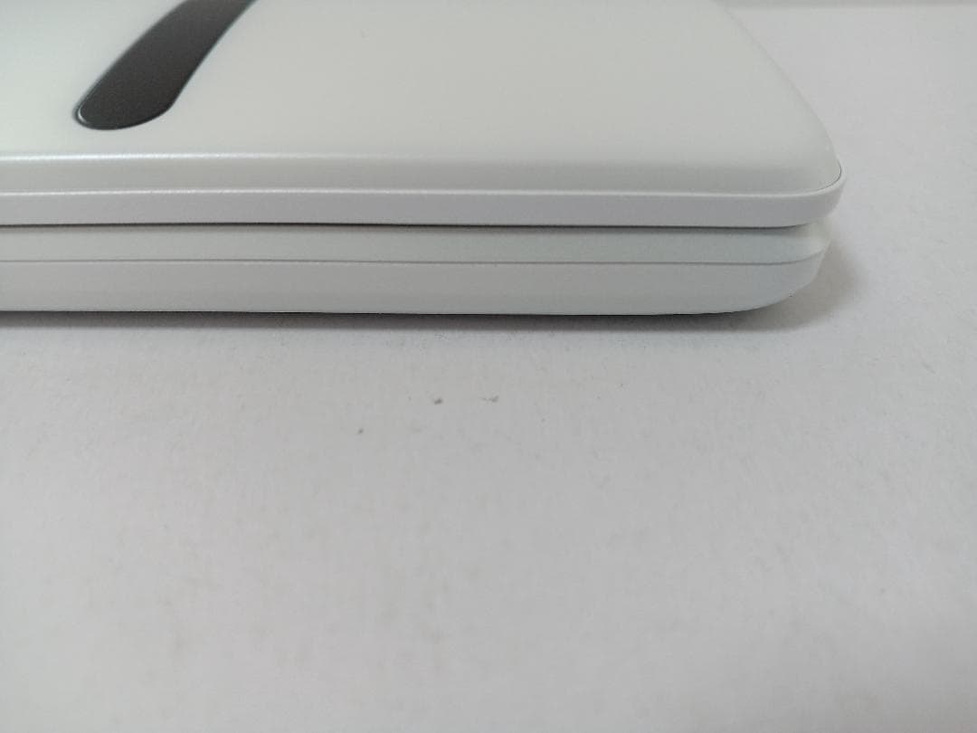 ☆ au GRATINA KYF42 ホワイト