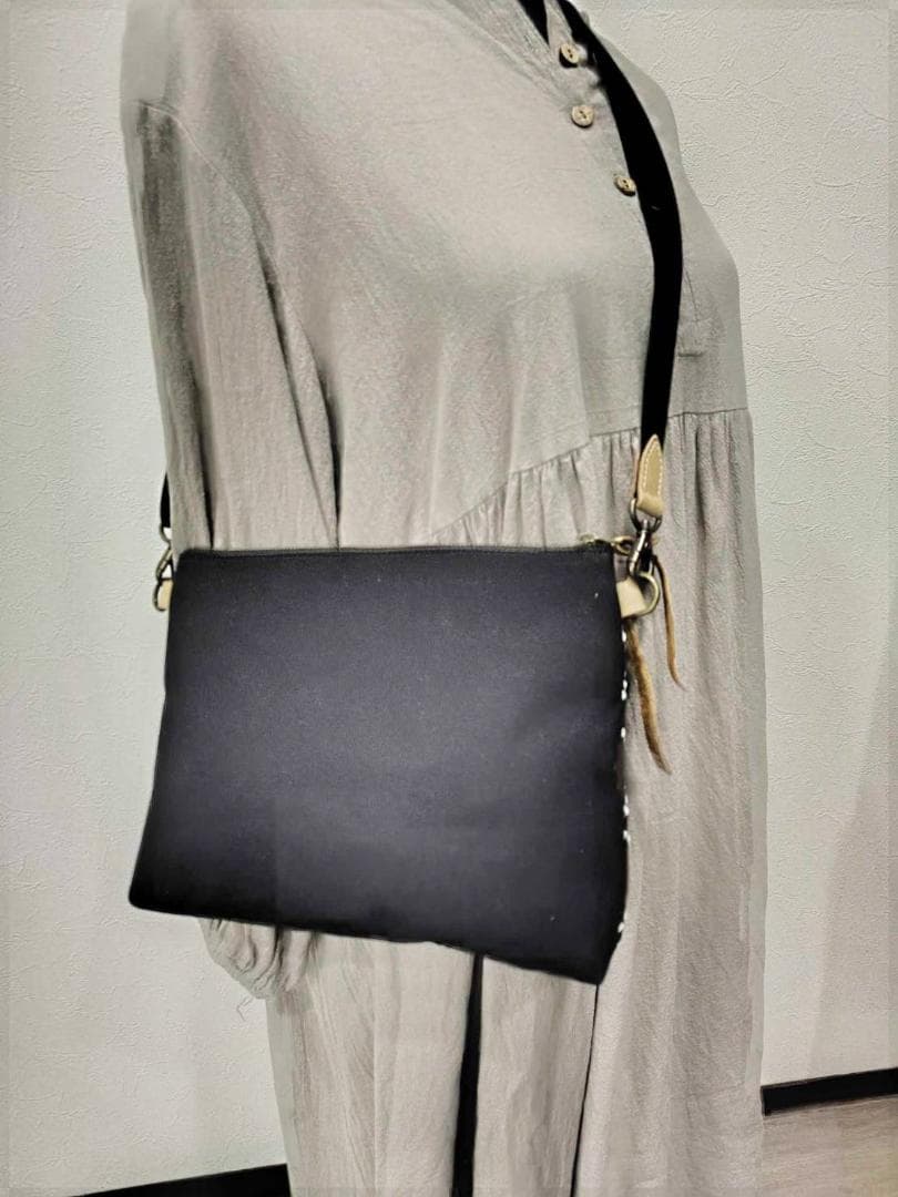 ミナペルホネン/2025タンバリンネイビー×白/サコッシュショルダー