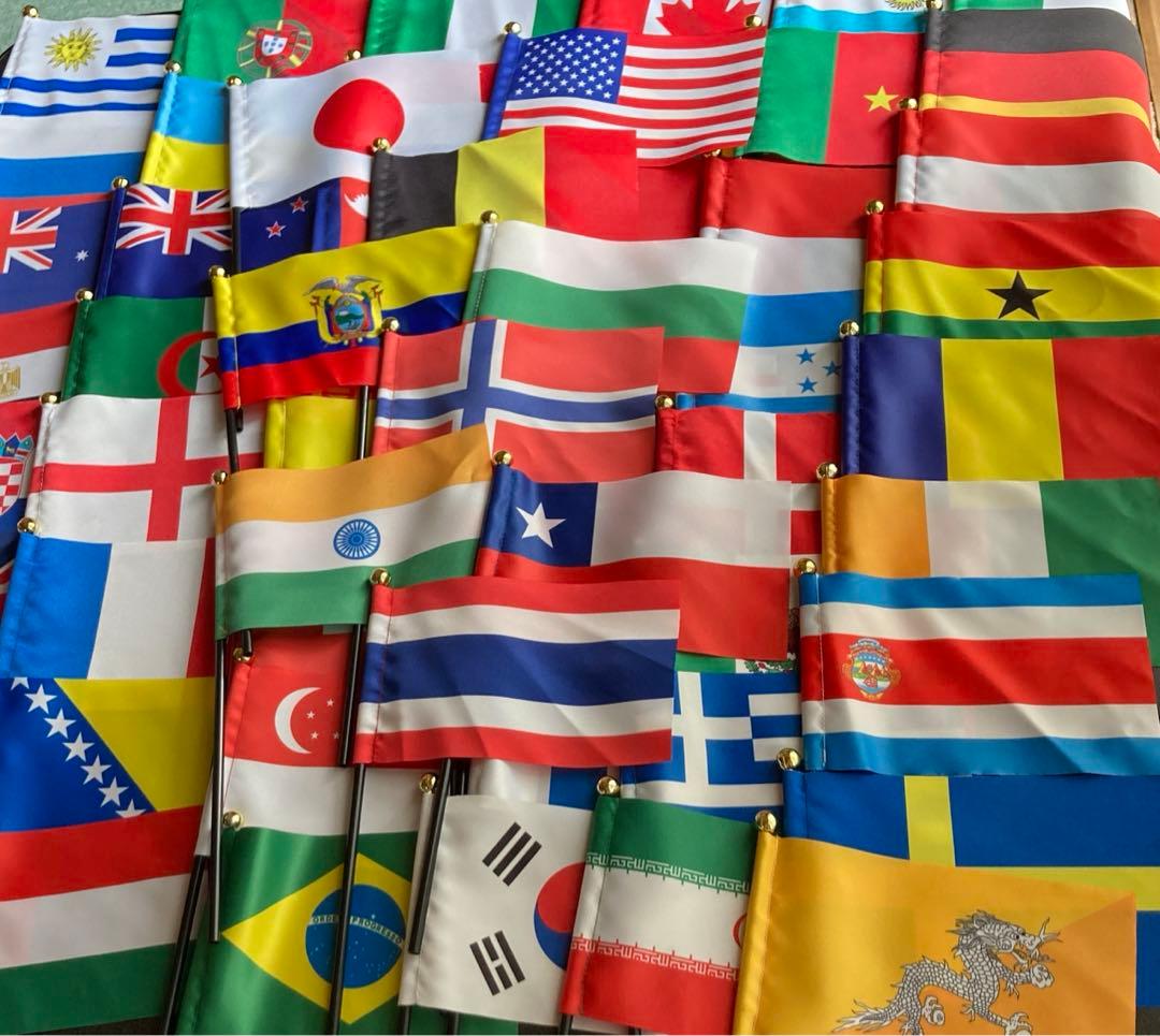 ミニ国旗　58本　フラッグ　万国旗　世界の国旗　応援グッズ　ポール付き　吸盤付き