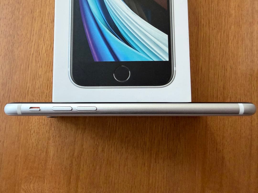 iPhone SE (第2世代) 64GB SIMフリー ホワイト④