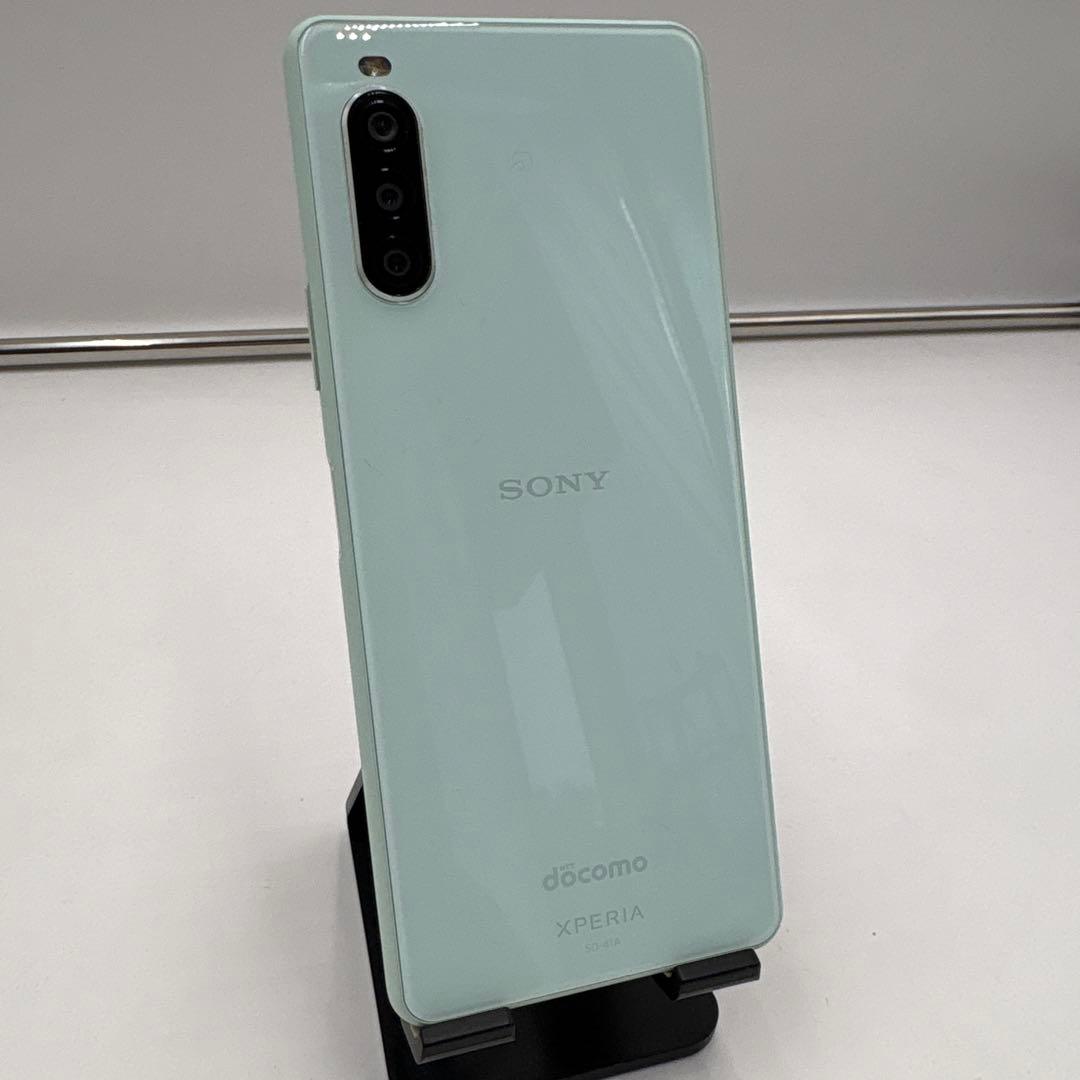 美品　Sony Xperia ホワイト docomo 本体 SO-41A