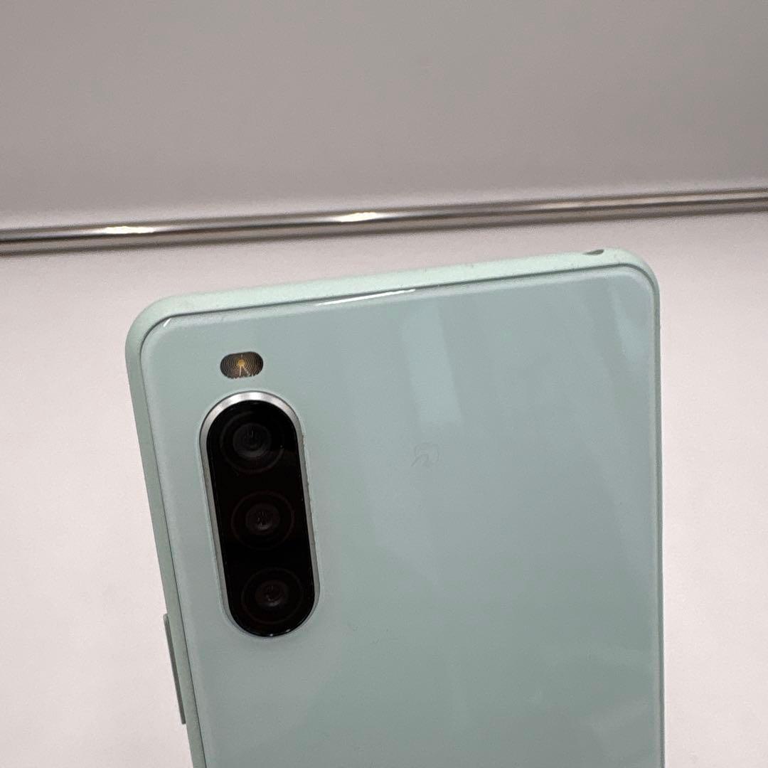 美品　Sony Xperia ホワイト docomo 本体 SO-41A