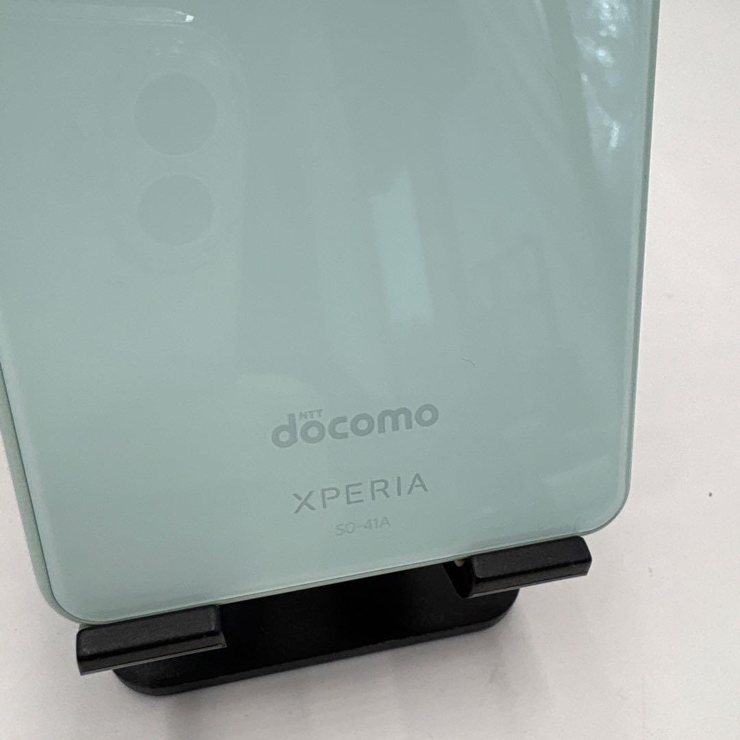 美品　Sony Xperia ホワイト docomo 本体 SO-41A