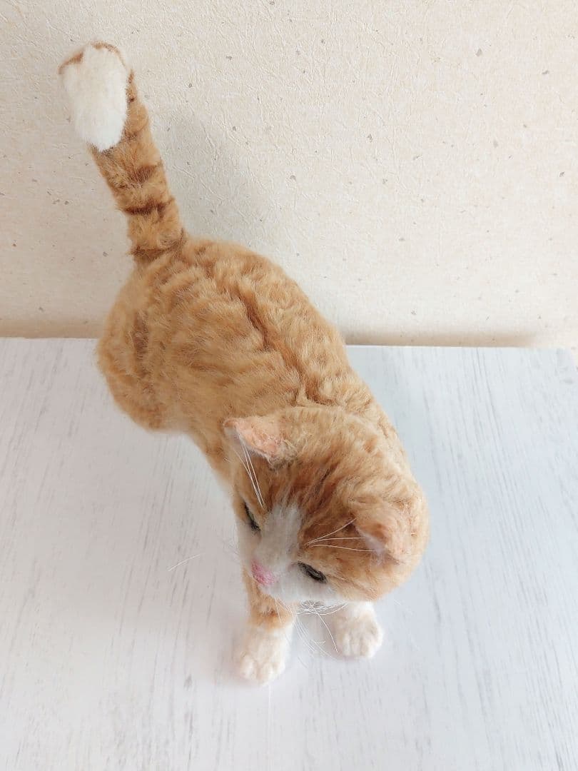 羊毛フェルト　猫(茶トラ白)