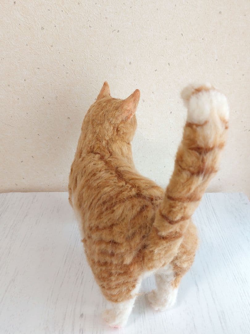 羊毛フェルト　猫(茶トラ白)