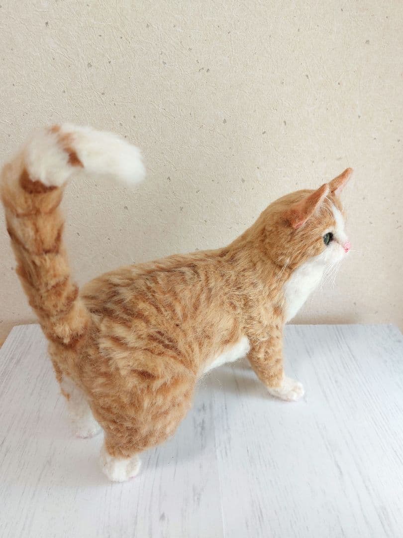羊毛フェルト　猫(茶トラ白)