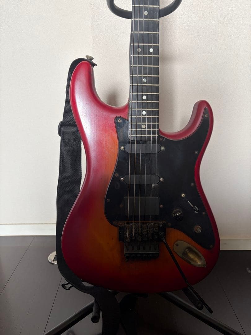 【ジャンク】ヴァレーアーツ ストラトタイプ エレキギター