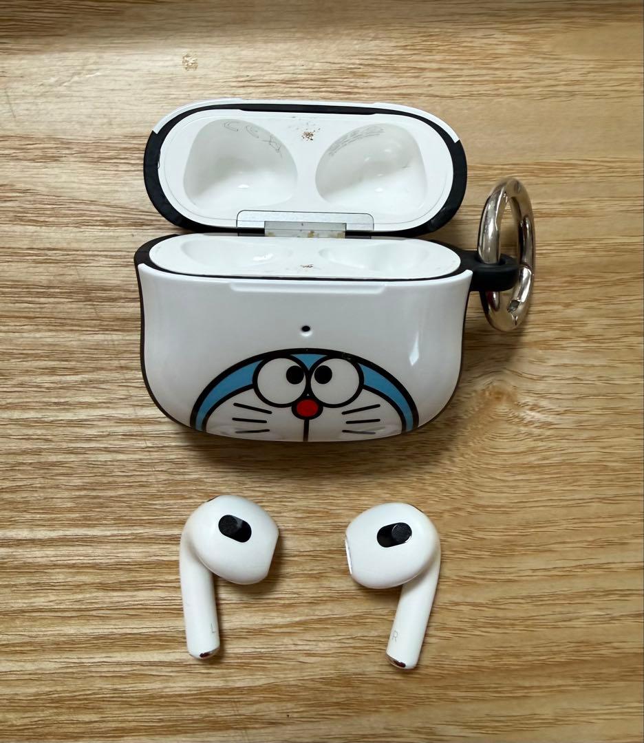 AirPods（第3世代）本体　と　ifaceドラえもんデザイン ケース付き
