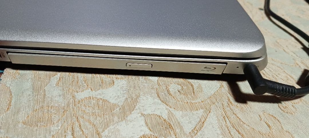 HP ノートPC ENVY 17-j100/CTカスタムモデル