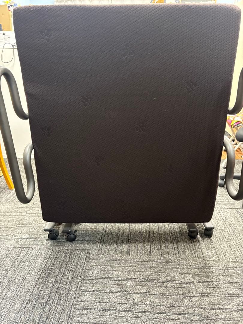 折りたたみベッド キャスター付き