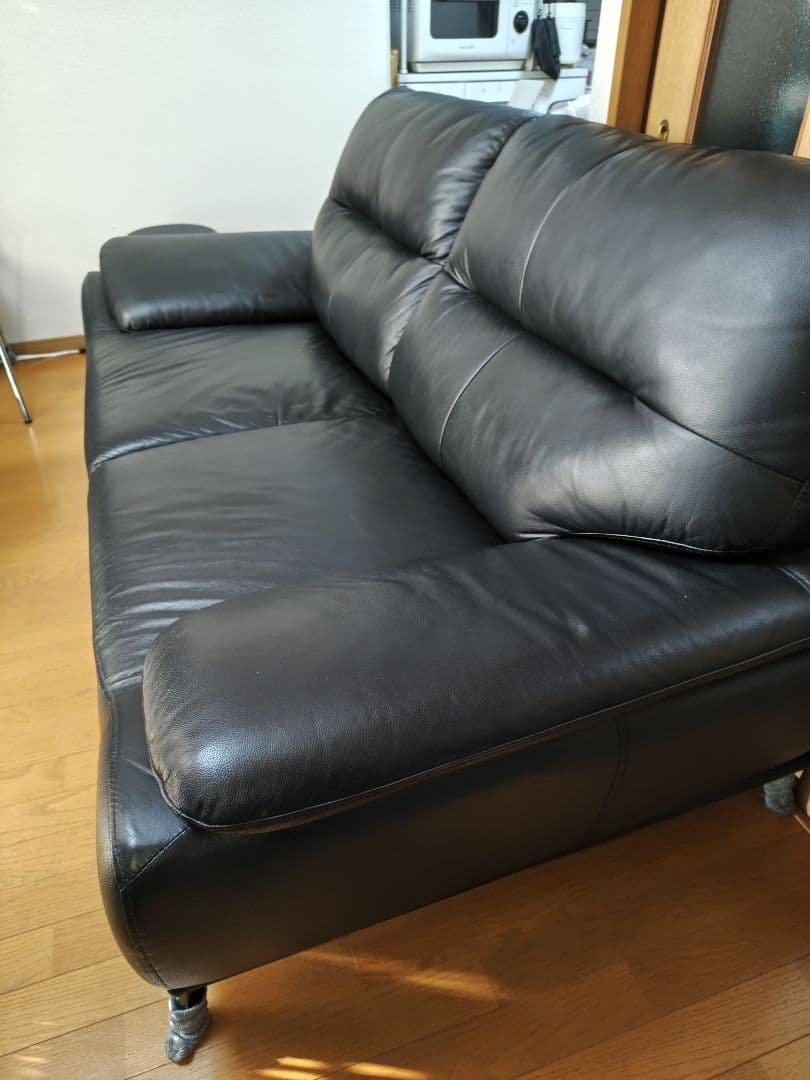トリプルスターニトリフリオ KD黒レザー本革2人掛けソファ