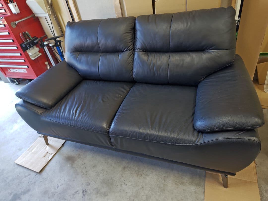 トリプルスターニトリフリオ KD黒レザー本革2人掛けソファ