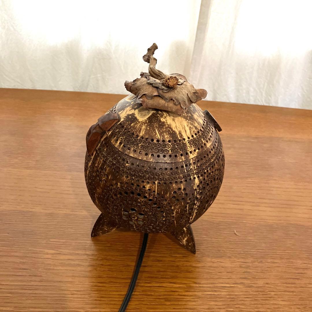 ココナッツ調アートランプ　小型の照明　レトロ