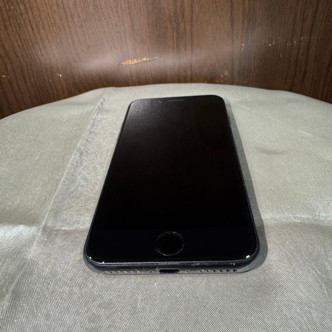 Apple iPhone SE2 第2世代　64GB SIMフリー