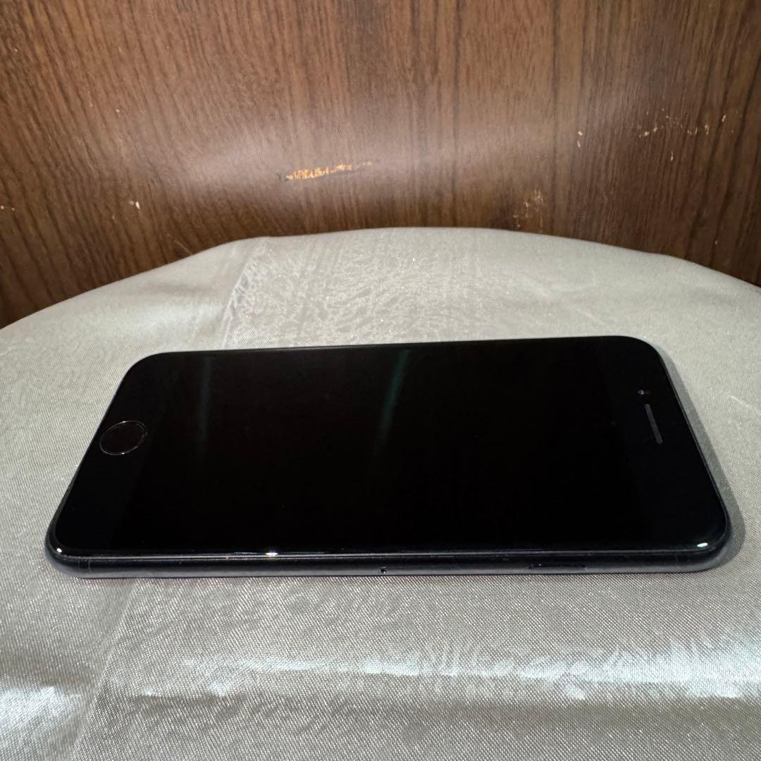 Apple iPhone SE2 第2世代　64GB SIMフリー