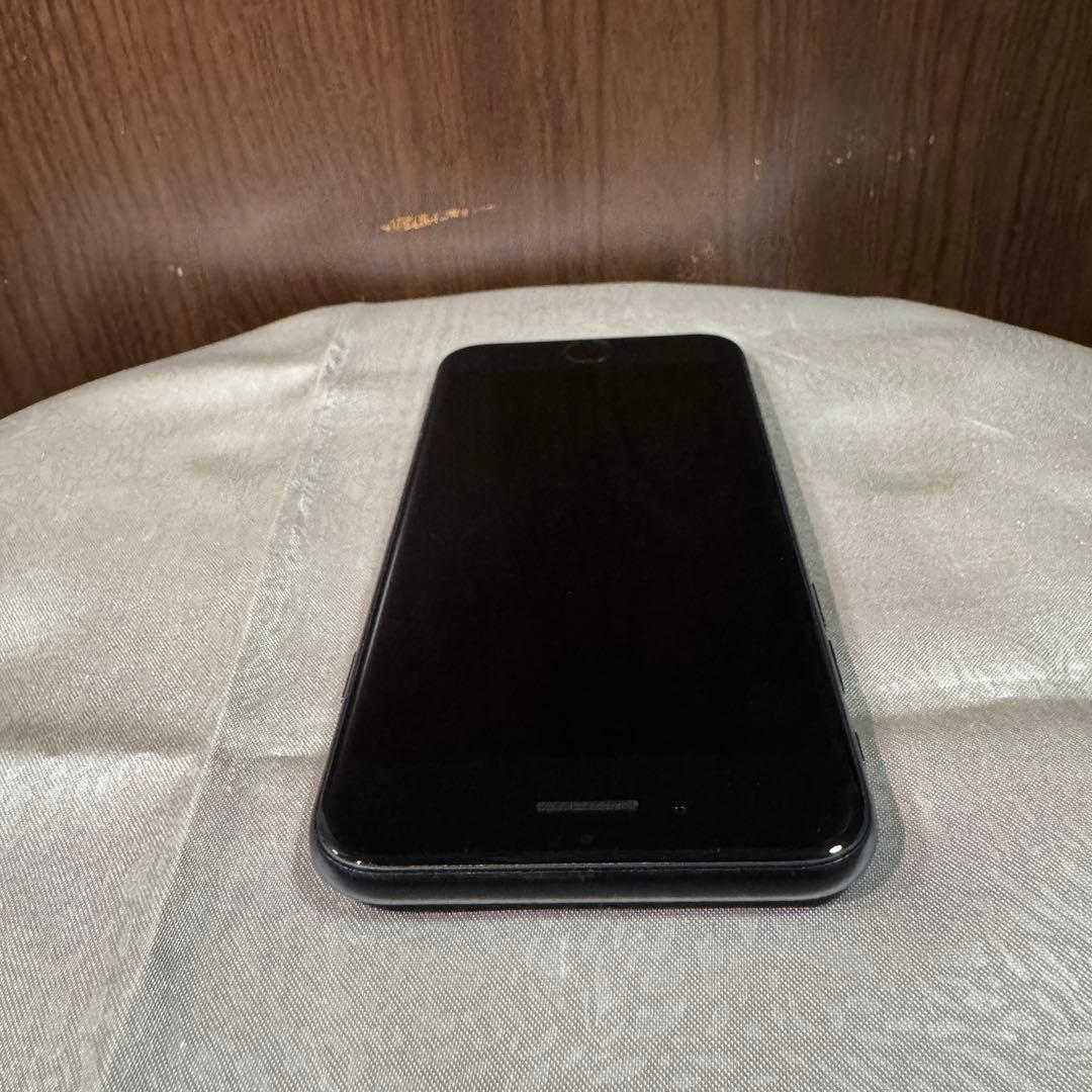 Apple iPhone SE2 第2世代　64GB SIMフリー