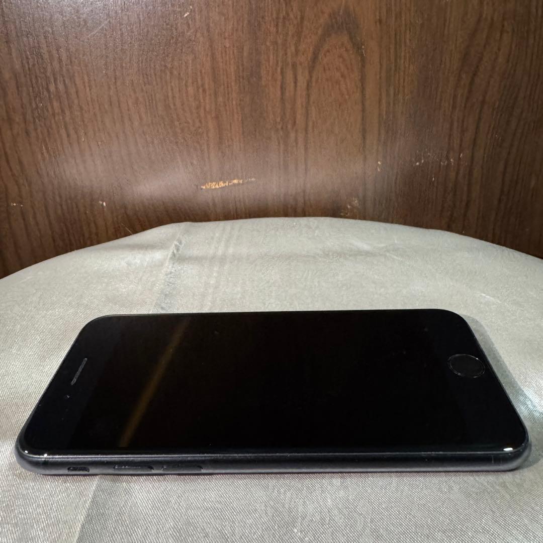Apple iPhone SE2 第2世代　64GB SIMフリー