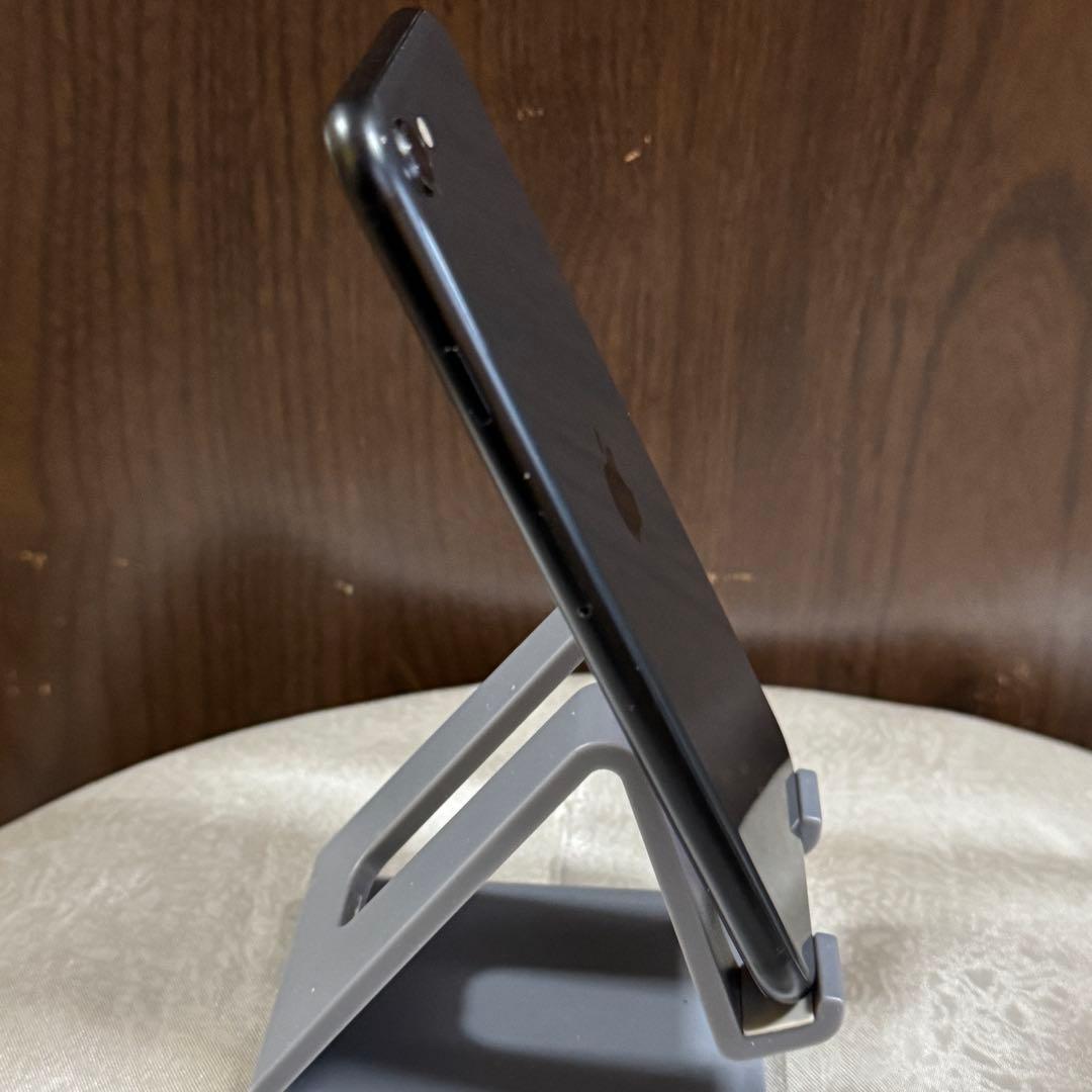 Apple iPhone SE2 第2世代　64GB SIMフリー