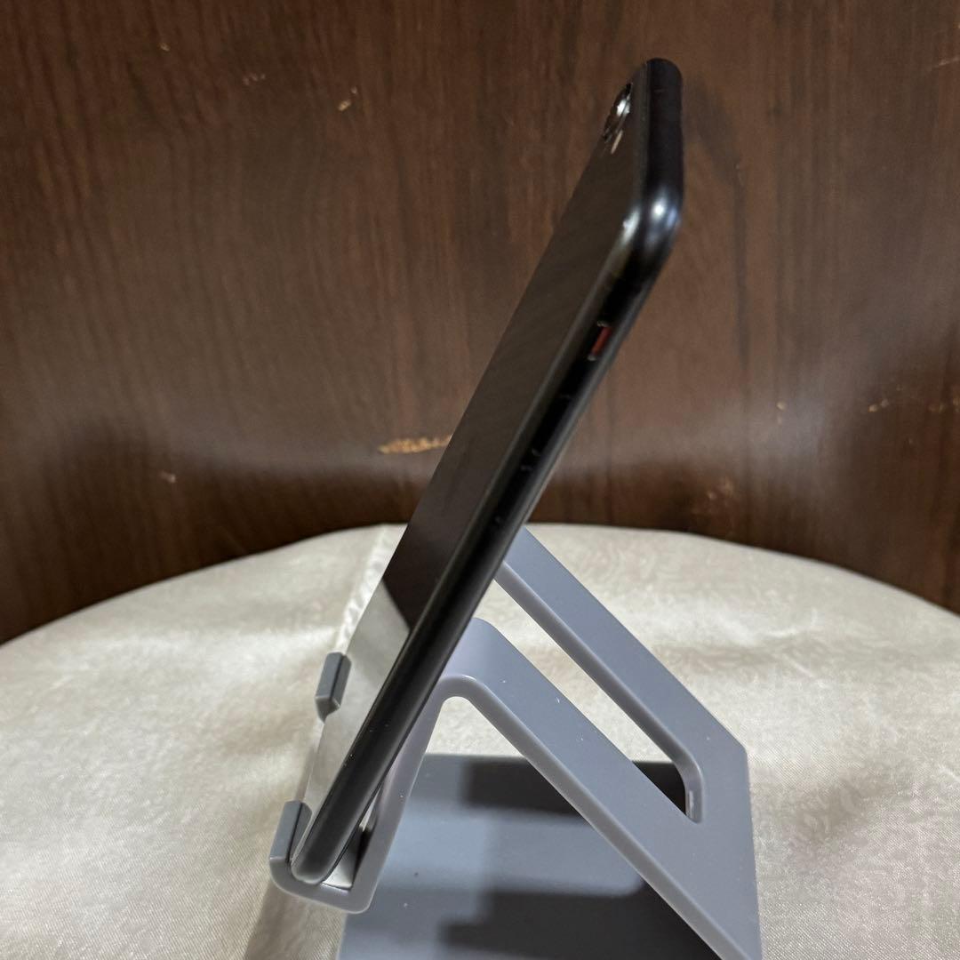 Apple iPhone SE2 第2世代　64GB SIMフリー