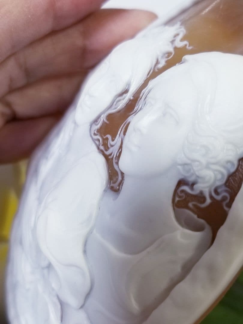 KS-196 【ジェンナロ・ガロファロ作】超大判天然シェルカメオルース