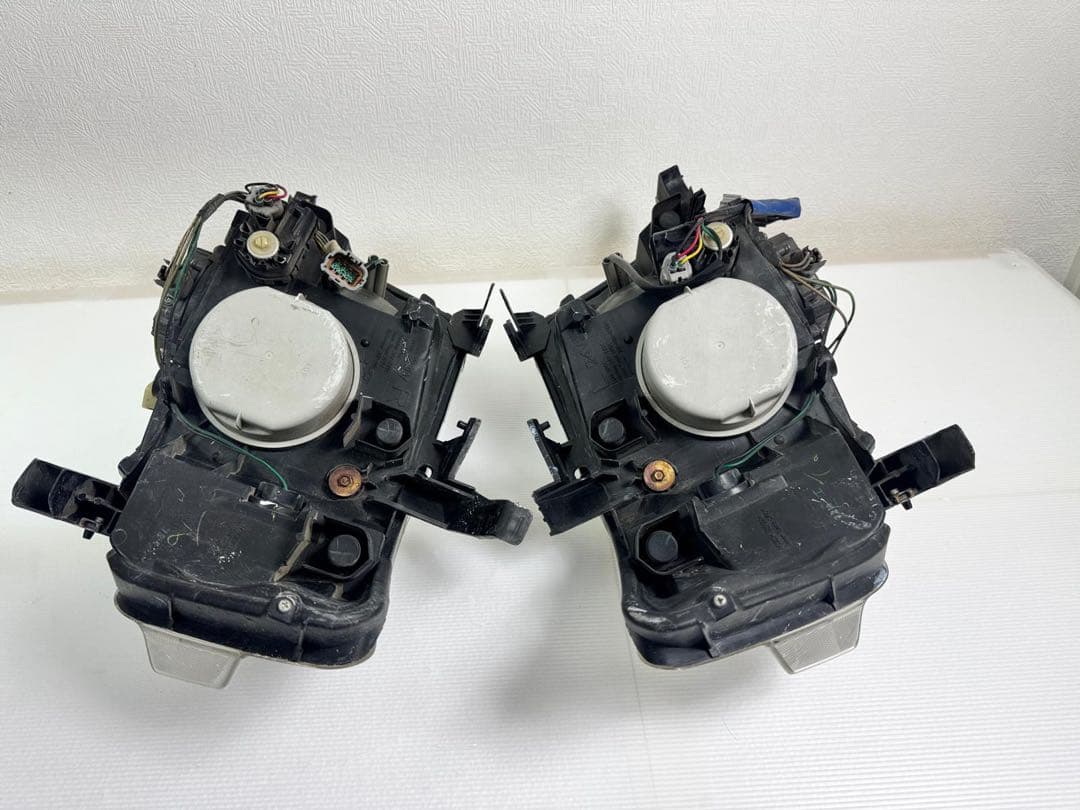 割れあり大傷 日産セレナ C25 前期　ヘッドライト 左右