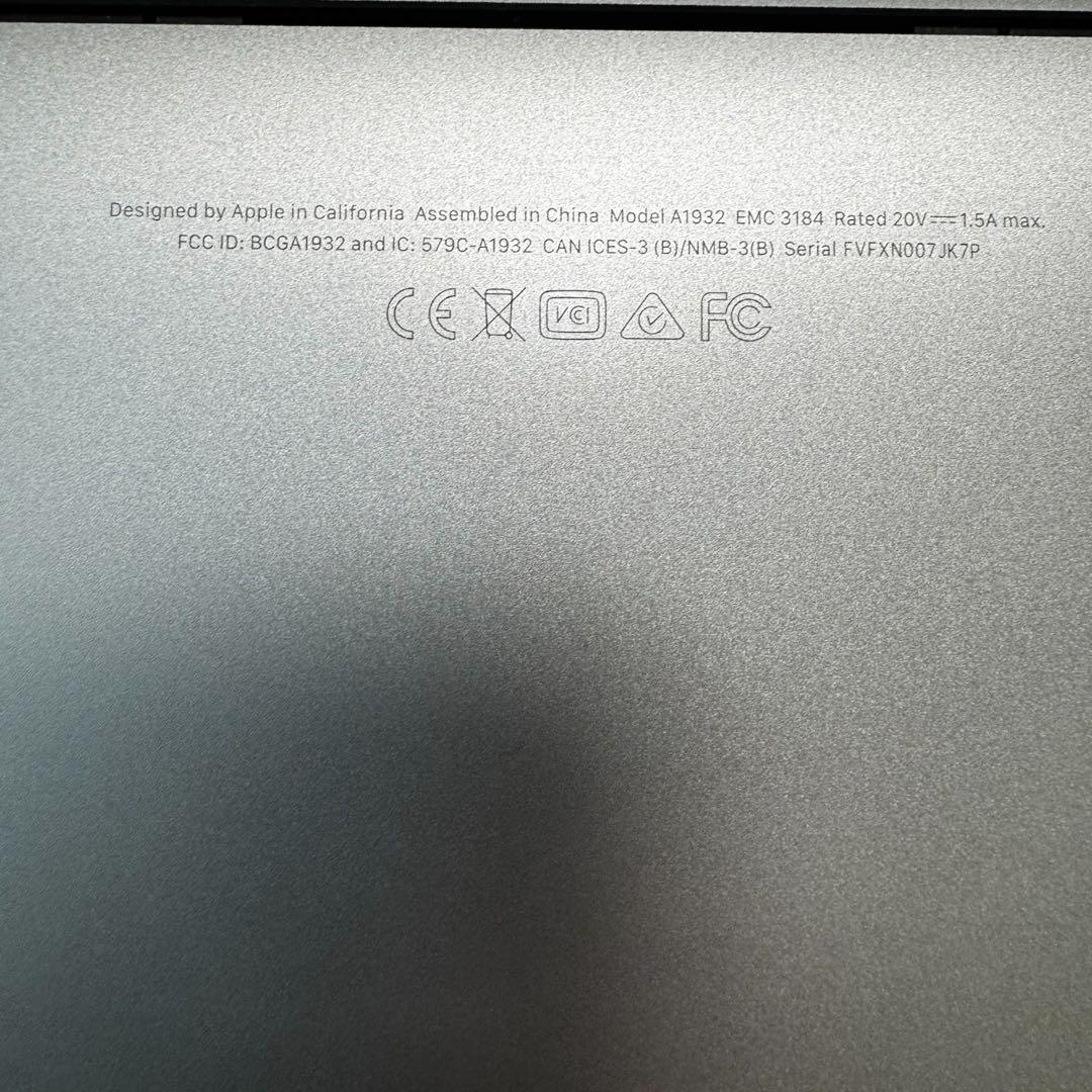 MacBook Air A1932 8GB/256GB ジャンク品 動作未確認