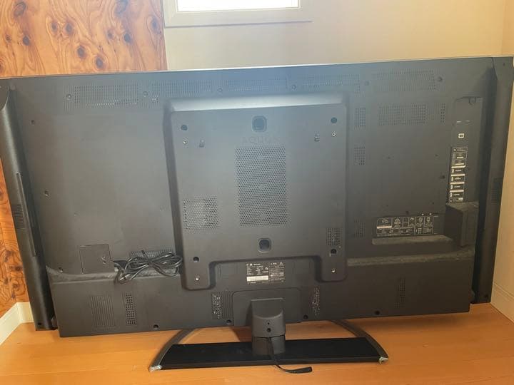 シャープ　60型テレビ