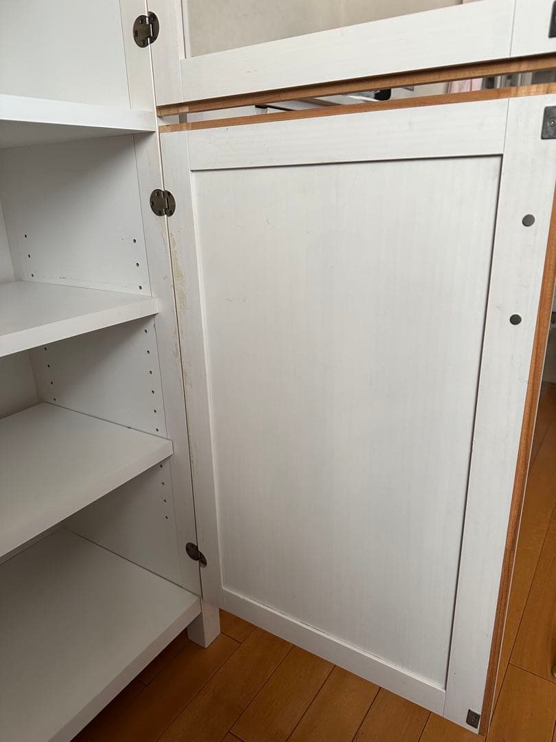 MOMO NATURAL ホワイト木製食器棚 ガラス扉付き