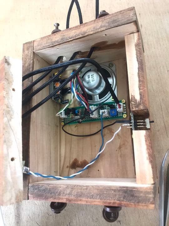 アイフォン充電ステーション