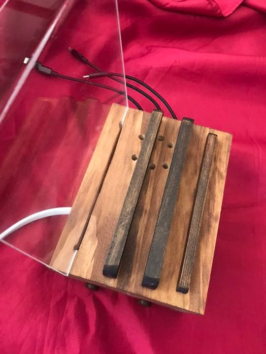 アイフォン充電ステーション