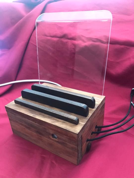 アイフォン充電ステーション