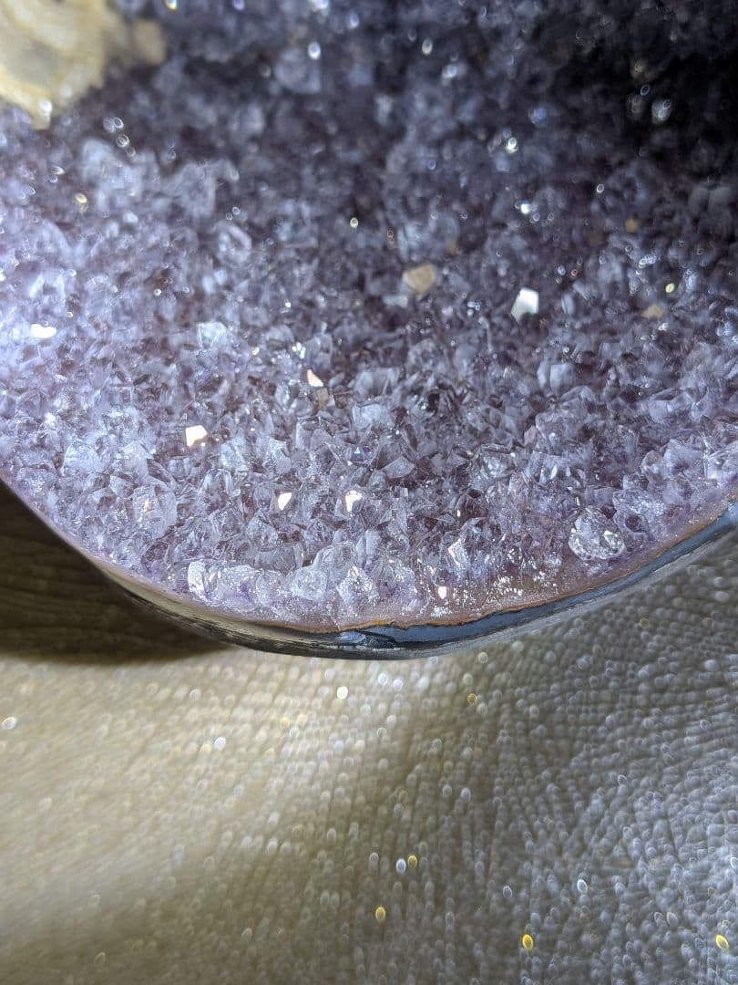 ユニークな笑口アメジストドーム（浄化用にも最適）