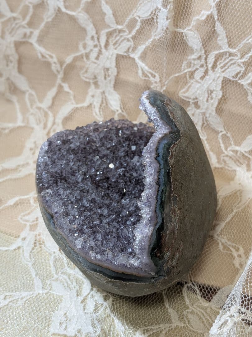 ユニークな笑口アメジストドーム（浄化用にも最適）