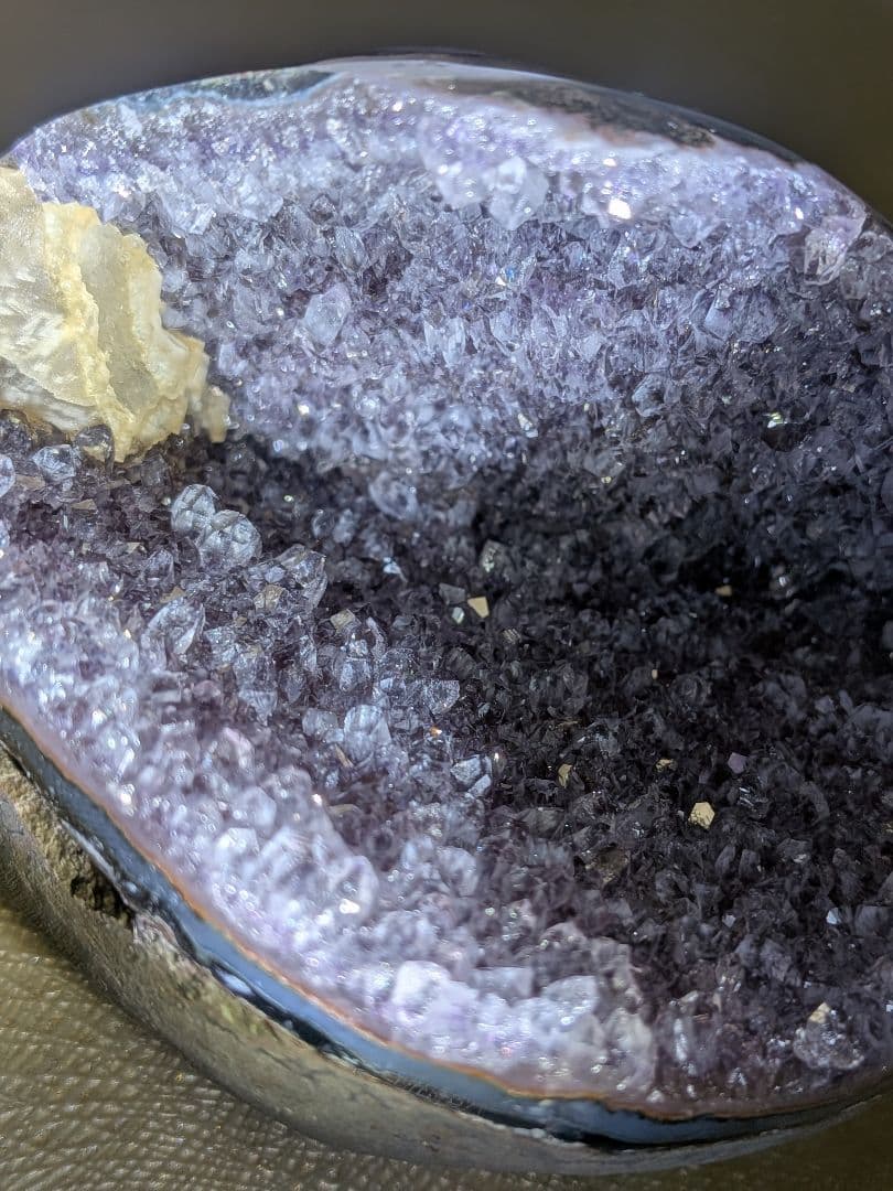 ユニークな笑口アメジストドーム（浄化用にも最適）