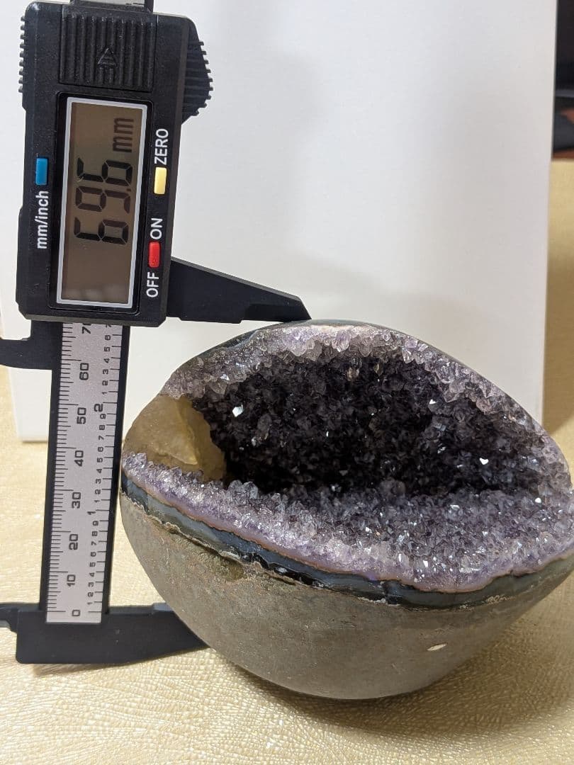 ユニークな笑口アメジストドーム（浄化用にも最適）