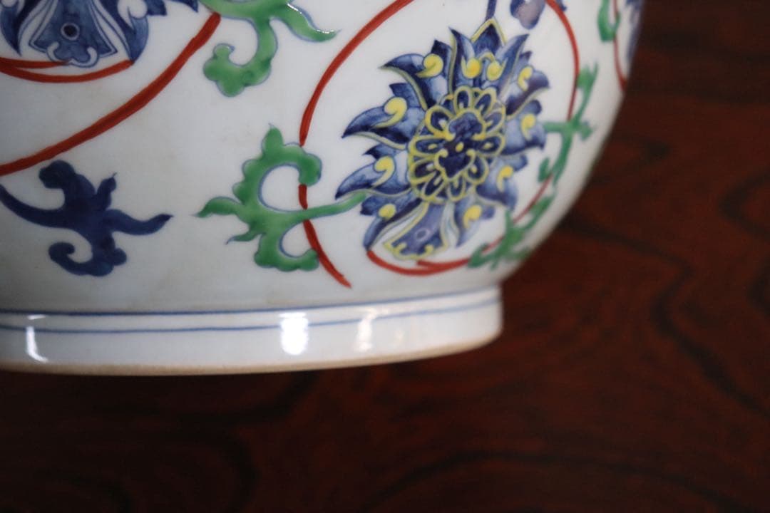 中国　色絵　瓶　大明嘉靖年製銘　高さ約33cm 送料込み269324