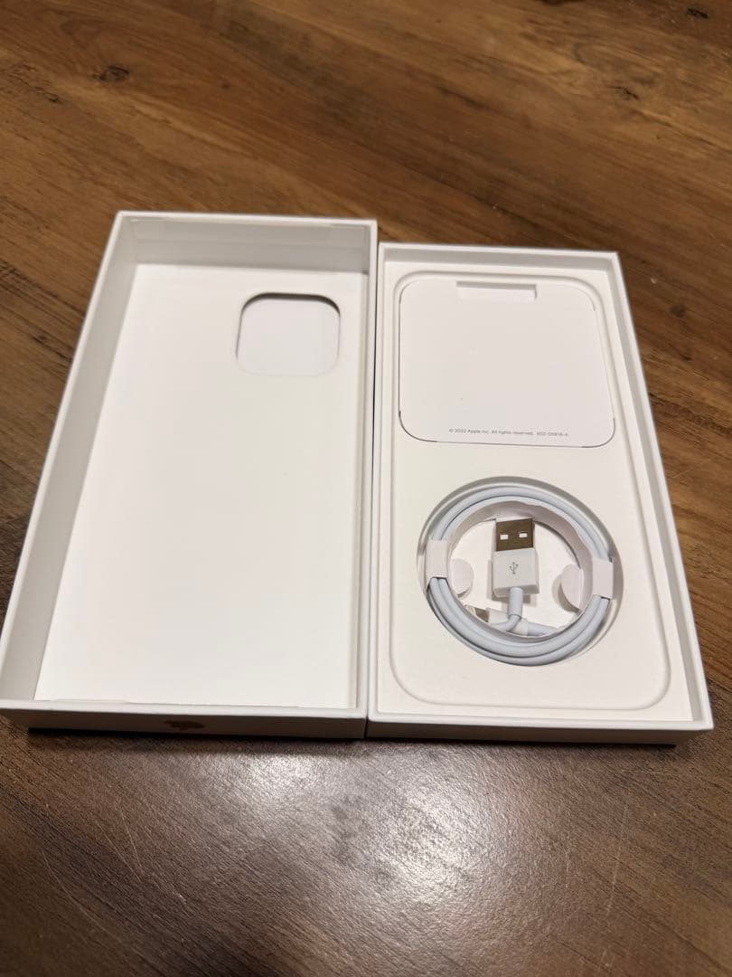 美品　iPhone 14ProMax 256 ゴールド