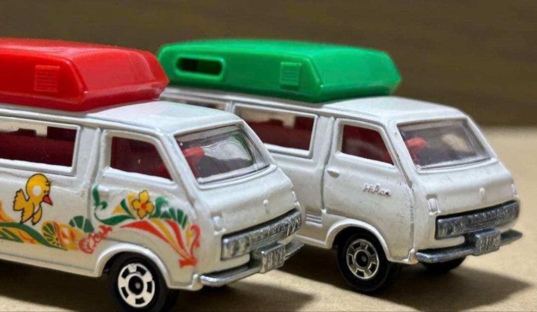 トミカ トヨタ ハイエースコミューター キャンピングカー 2台セット
