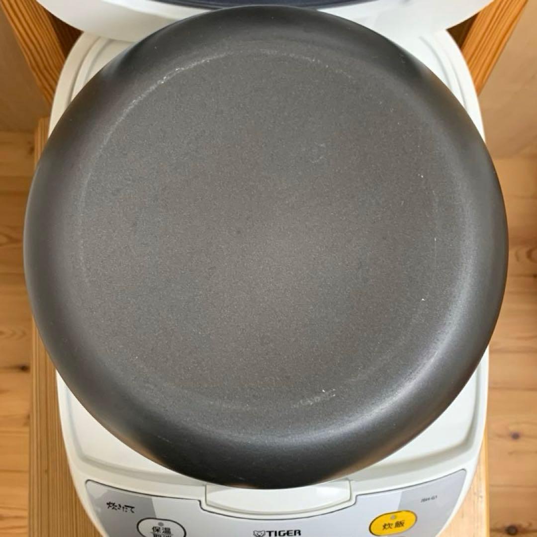 TIGER タイガーマイコン炊飯ジャー　一升　ホワイト　22年製