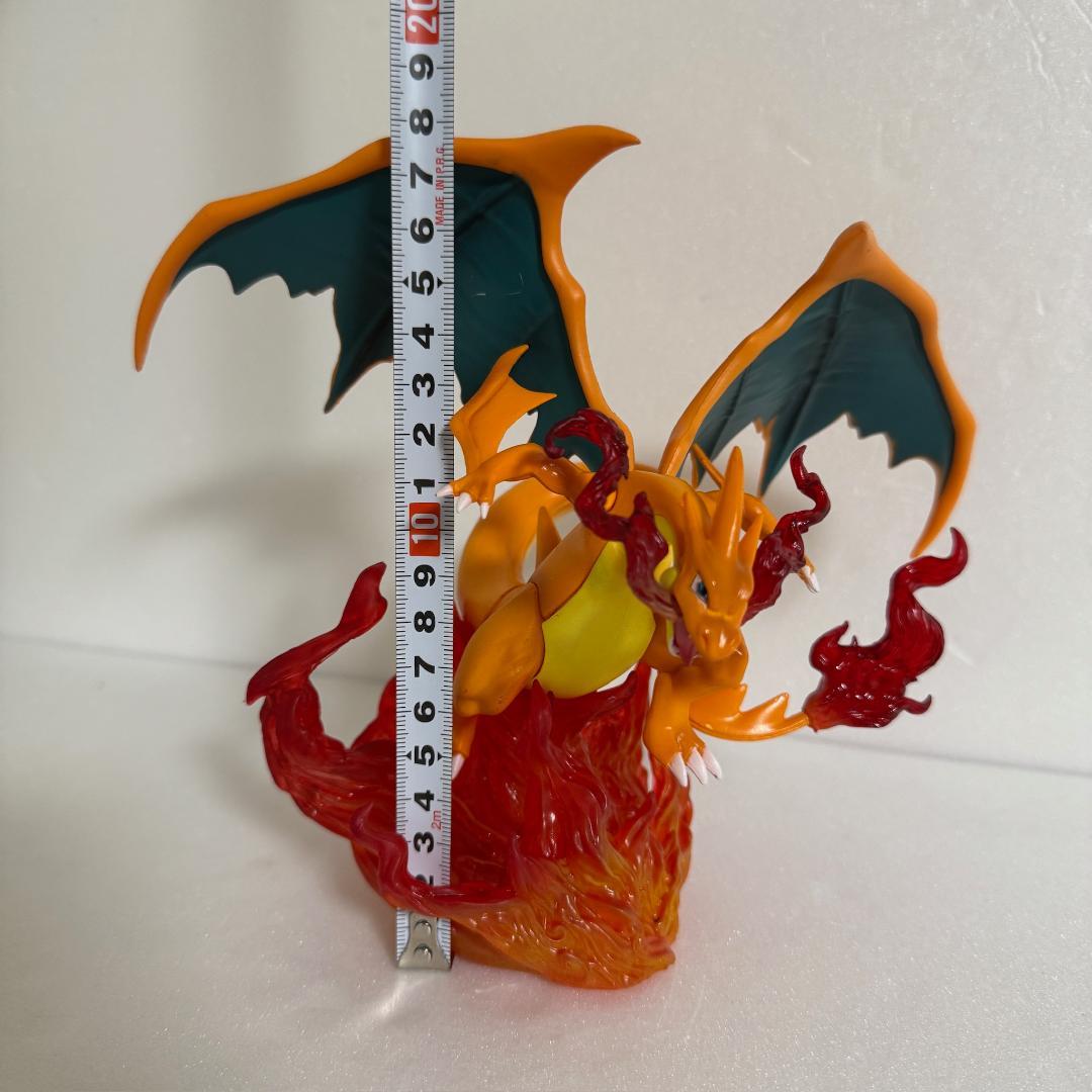 ポケモン　リザードン 大きい　フィギュア　約18cm　LED点灯