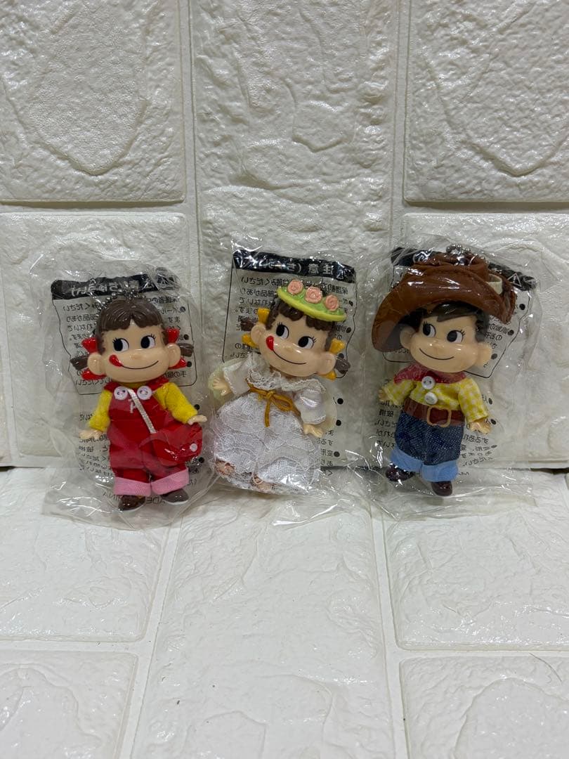 【新品未開封】ペコちゃん キーホルダー全19種 マスコット 不二家 ポコちゃん