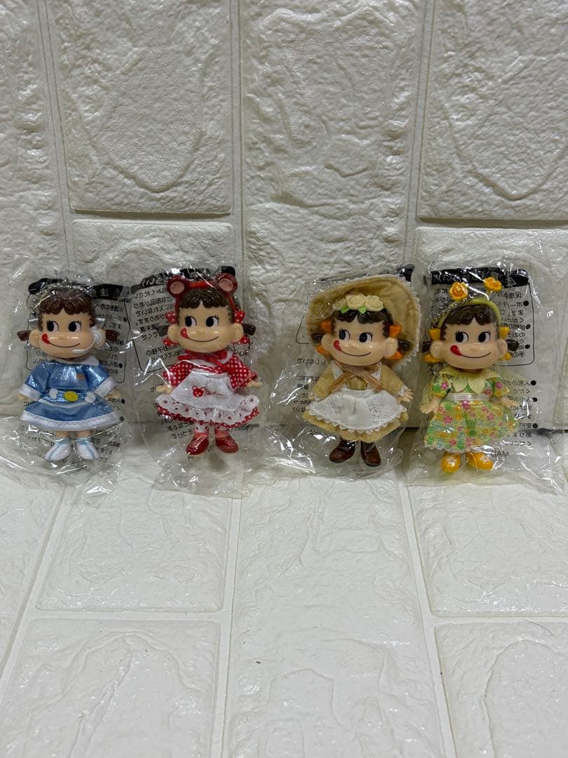 【新品未開封】ペコちゃん キーホルダー全19種 マスコット 不二家 ポコちゃん