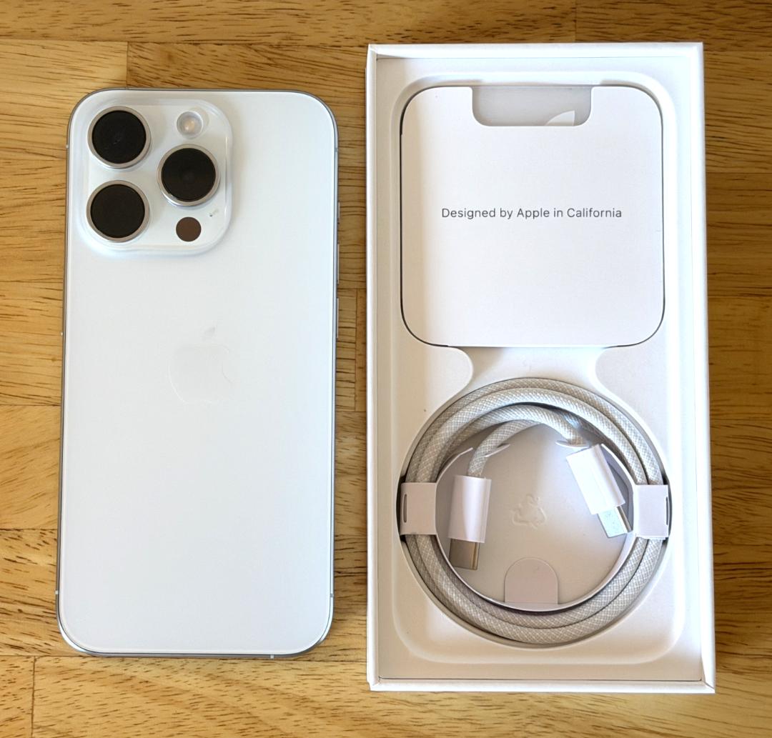 【美品】 iPhone15pro 128GB SIMフリー ホワイトチタニウム