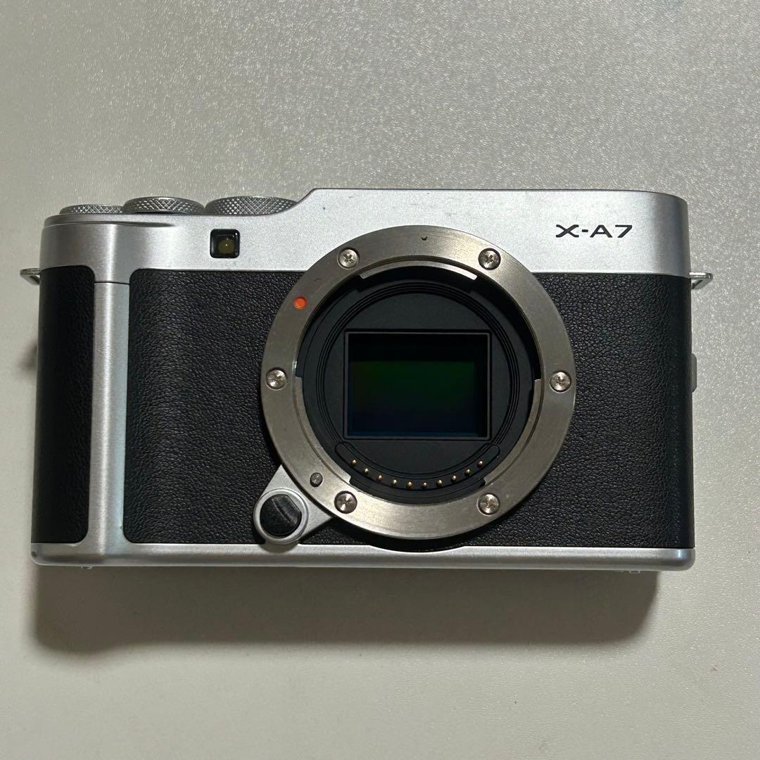Fujifilm X-A7 + FUJINON 15-45mm レンズ(美品)