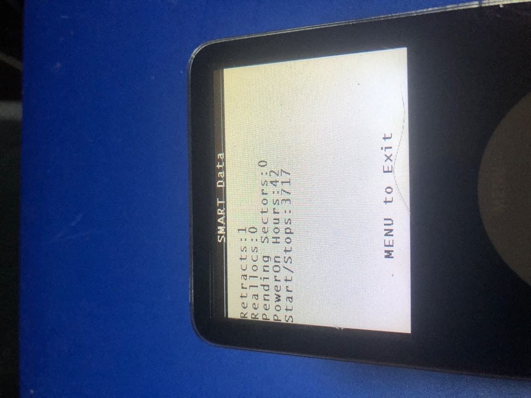 iPod Classic 第5.5世代 60GB 液晶微欠陥　電池まあ元気